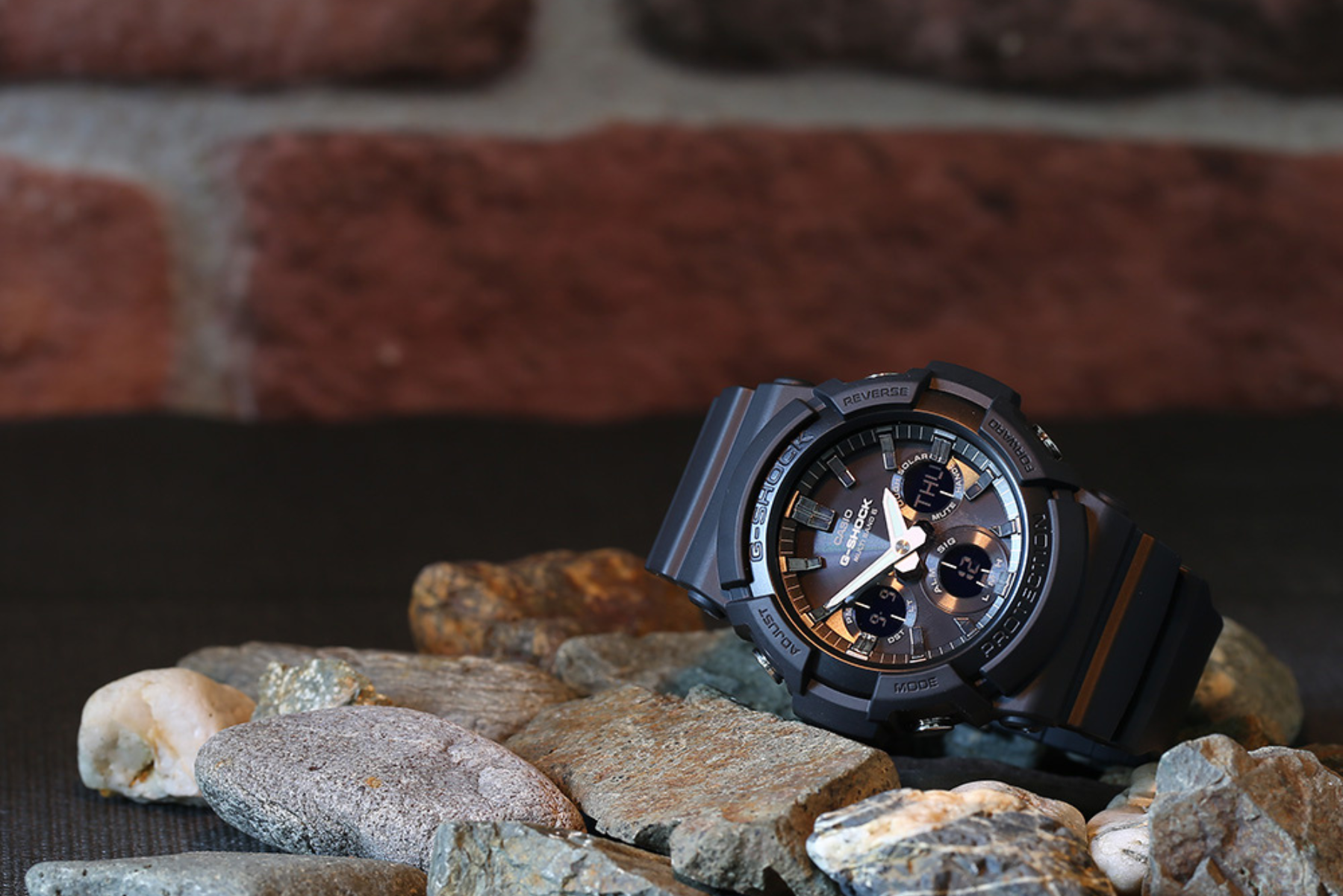 Pánske náramkové hodinky Casio G-SHOCK GAW-100B-1AER dizajn