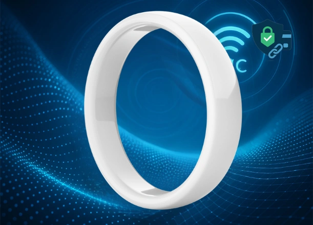 Prsteň Carneo Pay Ring je vďaka pas&iacute;vnej technol&oacute;gii NFC vždy pripraven&yacute; na platbu.