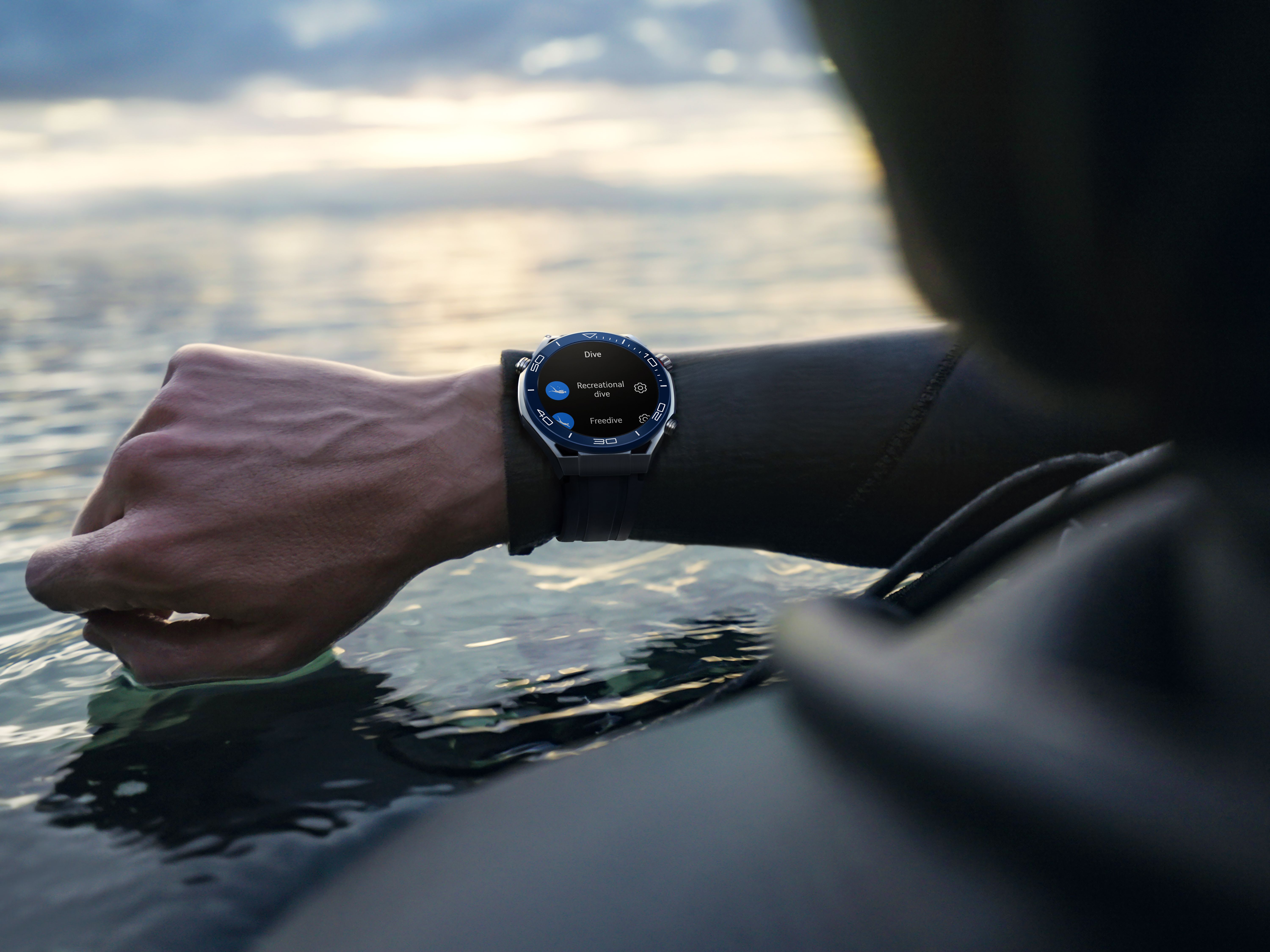 Plávanie, alebo iné vodné aktivity.. to nie je problém pre Huawei Watch Sport Black