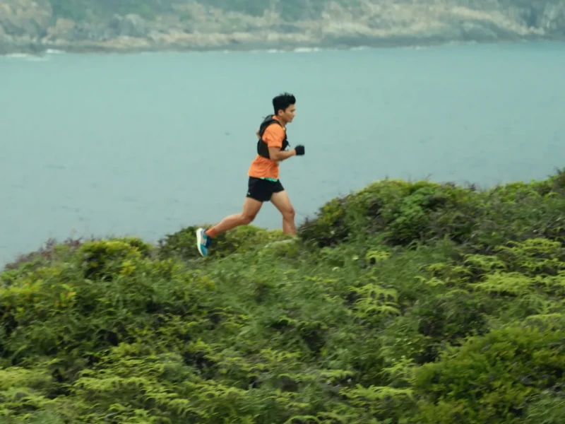 Huawei_Watch_GT7_Pro_46_mm_beh