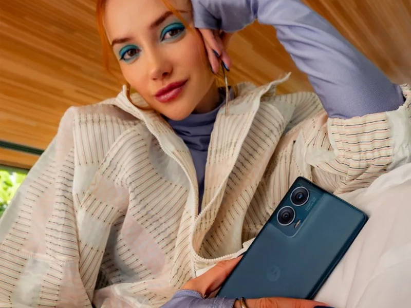 Motorola_Edge_50_Fusion_forrest_blue dizajn