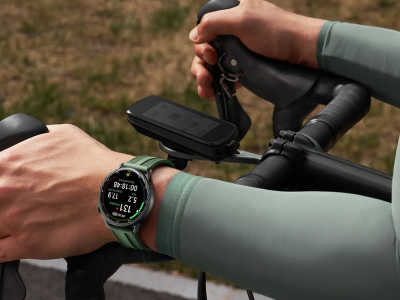 Hodinky Xiaomi Watch S5 Black pri cyklistike ľahko prepojíte so smartfónom.