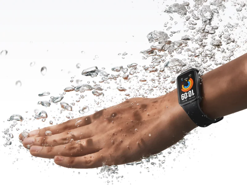 Xiaomi Smart Band 11 Active Black má vodotesnosť 5 ATM a dokáže rozpoznať plavecké zábery.