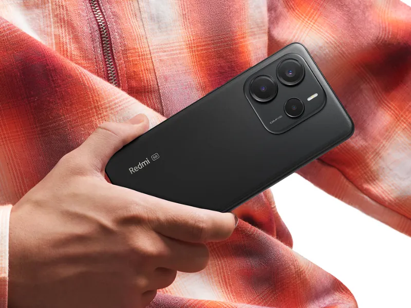 Čierna farba telefónu a ikonický dizajn telefónu Redmi Note 14 5G je zárukou, že upútate nejedno zvedavé oko.