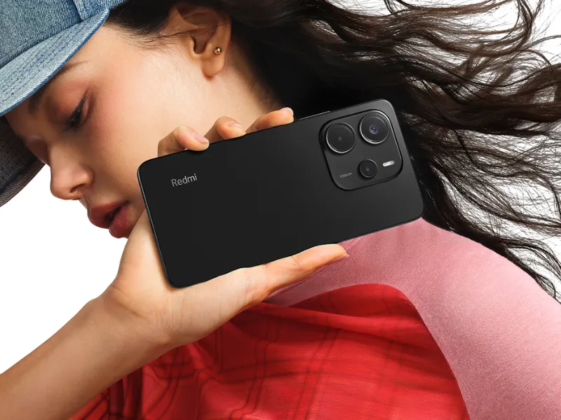 Čierna farba telefónu a ikonický dizajn telefónu Redmi Note 14 je zárukou, že upútate nejedno zvedavé oko.