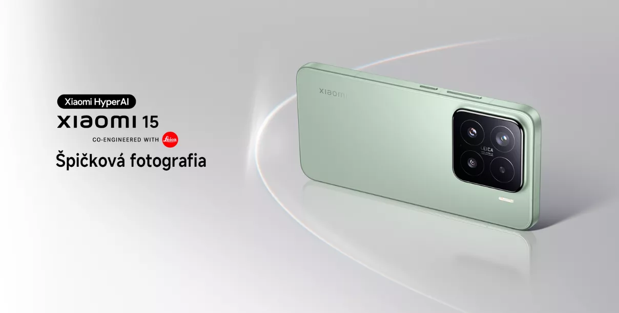 Vrcholová fotografia s telefónom Xiaomi 15 12/256GB Green.