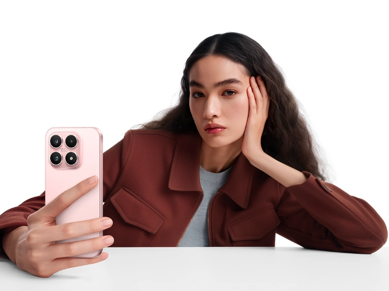Precízne spracovanie a ladné krivky vytvárajú jemnú harmóniu, ktorú precítite pri každom pohľade na Xiaomi 17.