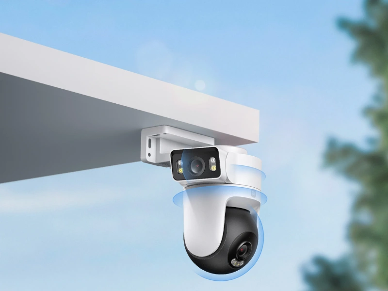 Kamera Xiaomi Outdoor Camera CW500 Dual skrýva v sebe 2 kamery, pre sledovanie celého okolia.