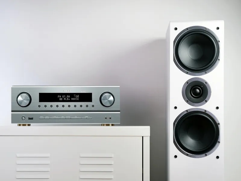 AV receiver AKAI AS005RA-750B prinesie do vašej obývačky dokonalý audio zážitok, a to vďaka 7 DSP režimom, ktoré verne simulujú atmosféru kina či koncertnej sály.