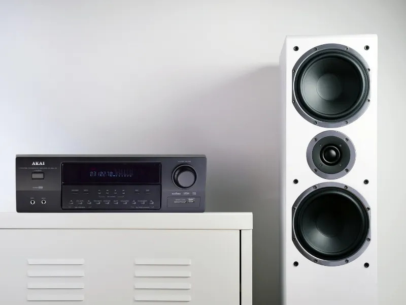 AV receiver AKAI AS110RA-320 prinesie do vašej obývačky dokonalý audio zážitok, a to vďaka 7 DSP režimom, ktoré verne simulujú atmosféru kina či koncertnej sály.