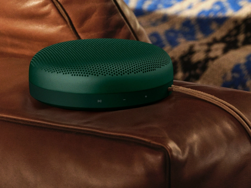 Beosound_A1_2ndGen_Green_bezdrotovy_reproduktor osobný asistent