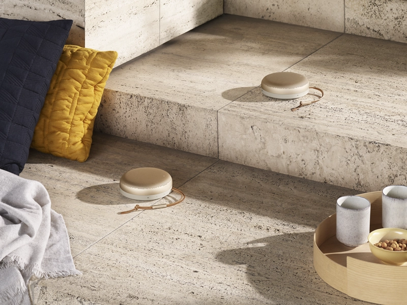 Beosound_A1_2ndGen_Gold_Tone stereo