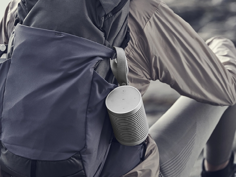 Beosound_Explore_GreyMist pútko a karabína