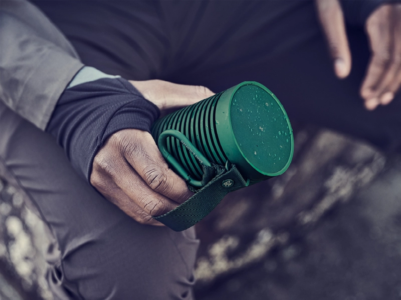 Beosound_Explore_Green_prenosny_reproduktor kompaktný