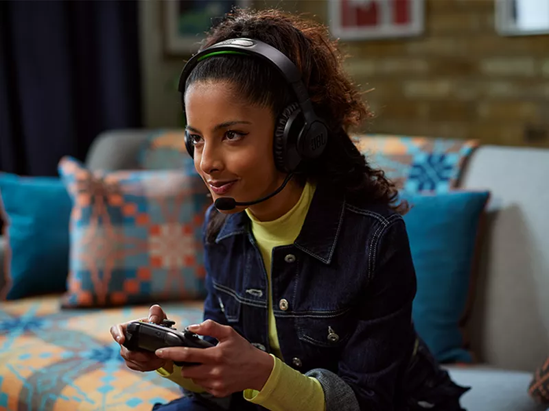 JBL_Quantum_QUANTUM360XBB_zena_gaming