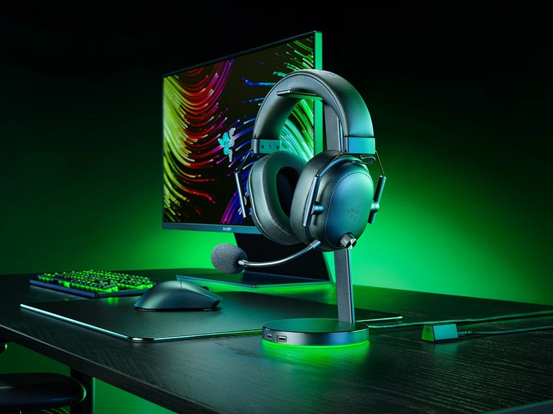Razer_BlackShark_V2_HyperSpeed_Black na stojane