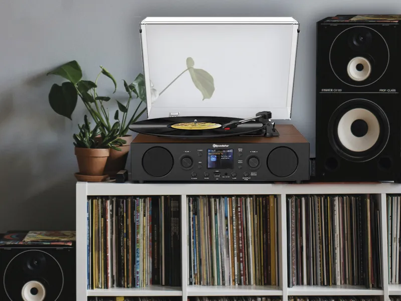 Vintage dizajn gramofónu Roadstar TTR-8850ED+BT vás ohúri.