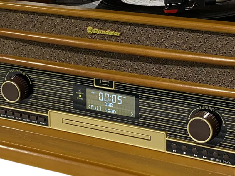 FM Tuner gramofónu Roadstar HIF-1996D+BT vám poskytne pestrú paletu hudobnej zábavy.