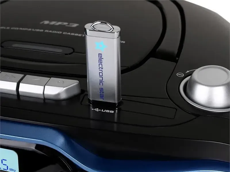 Pripojte USB disk s MP3 súbormi k rádiu Trevi CMP 574 USB Blue a užívajte si obľúbené skladby pomocou 2 reproduktorov.