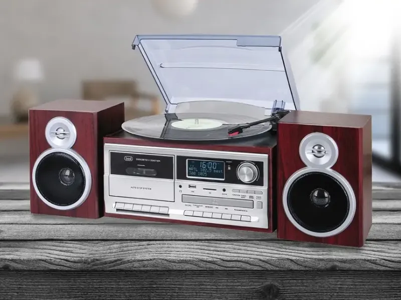 Nie je vinylová platňa, s ktorou by si Stereo HIFI systém Trevi TT 1072 DAB Brown neporadil.
