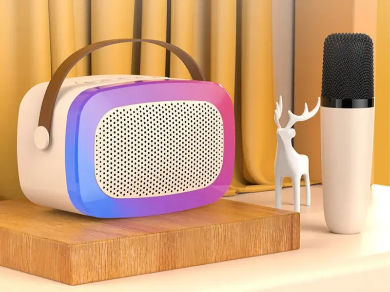 Pripojte bezdrôtový mikrofón k reproduktoru Trevi XR 8A01 Pink a odpáľte nezabudnuteľnú karaoke párty plnú smiechu, dokonalej hudby a zážitkov.