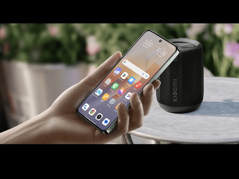 Vďaka NFC čipu stač&iacute; k reproduktoru Xiaomi Bluetooth Speaker Mini priložiť smartf&oacute;n so Xiaomi HyperOS a ste pripojen&iacute;.