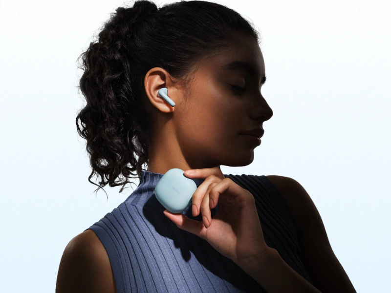 Ergonomický tvar slúchadiel Xiaomi Redmi Buds 8 Active zaručuje pohodlné nosenie.