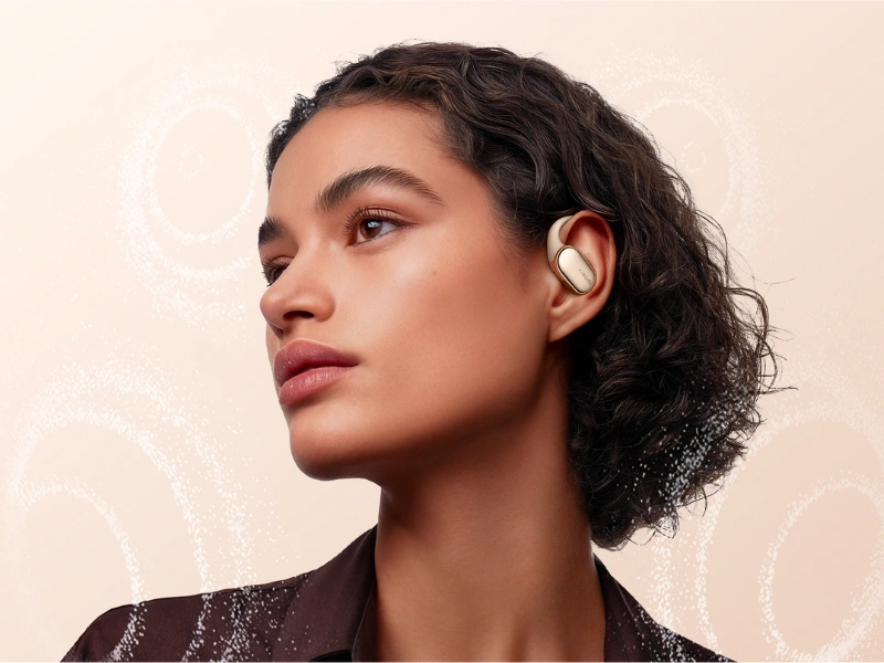 Vďaka 360° priestorovému sledovaniu polohy budete vďaka slúchadlam Xiaomi OpenWear Stereo Pro v centre diania.