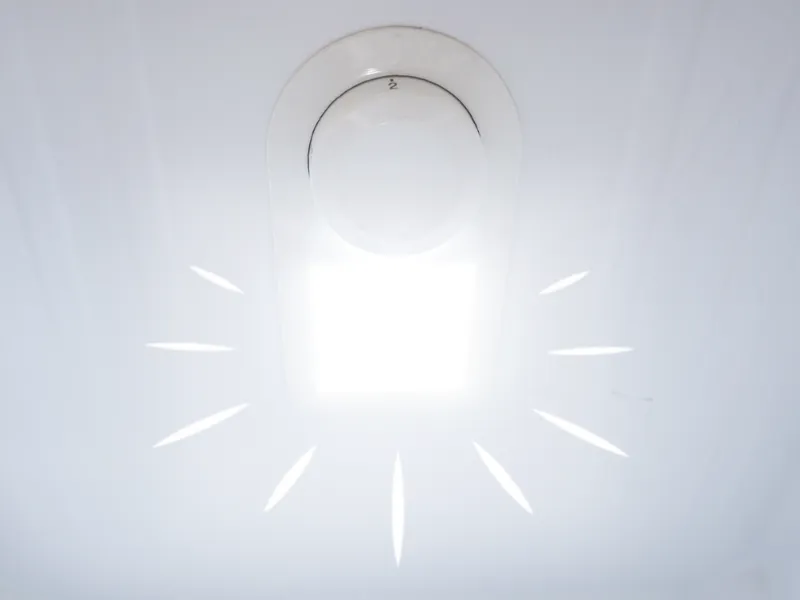 Jasn&yacute; prehľad o z&aacute;sob&aacute;ch pomocou LED osvetlenia v chladničke Beko RDSA240K40SN