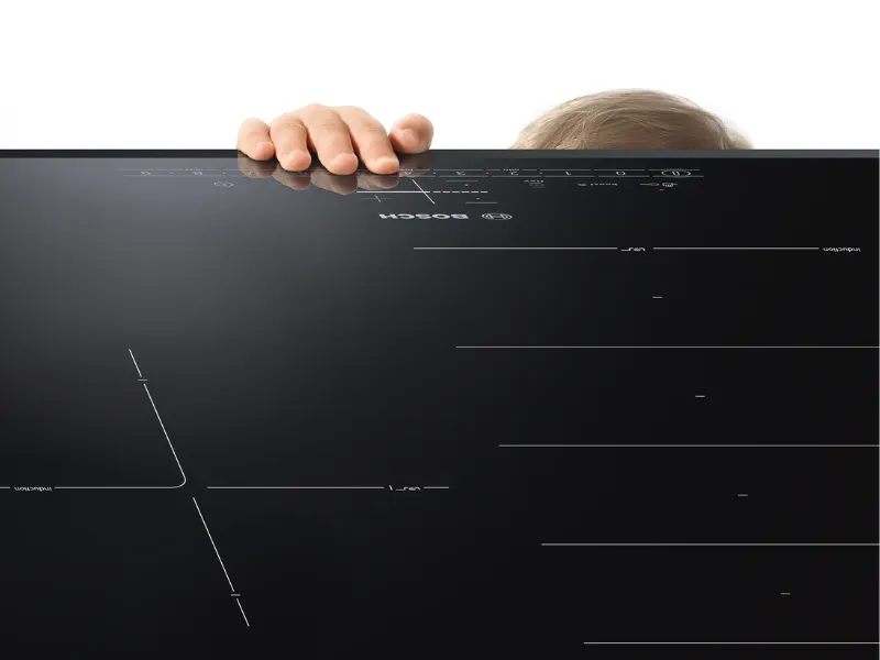 Funkcia detskej poistky zabráni náhodnému zapnutiu varnej dosky Bosch PVQ611BB6E.