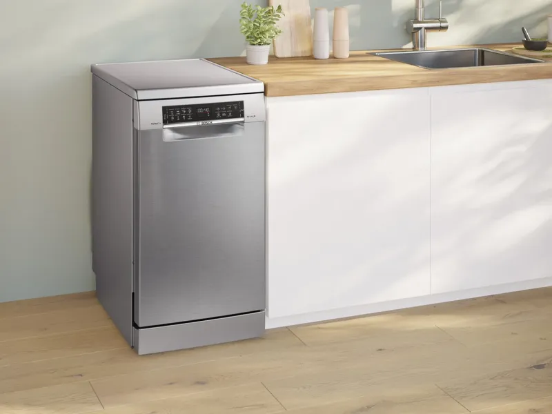 Umývačka riadu Silence Plus 43 dB pracuje v mimoriadne tichom režime, vďaka čomu vás Bosch SPS6YMI14E nebude nijako rušiť.