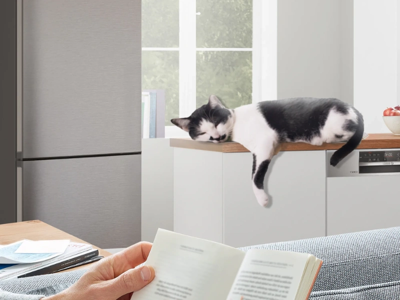 Chladnička Bosch KGN362IBF má mimoriadne tichú prevádzku iba 29 dB