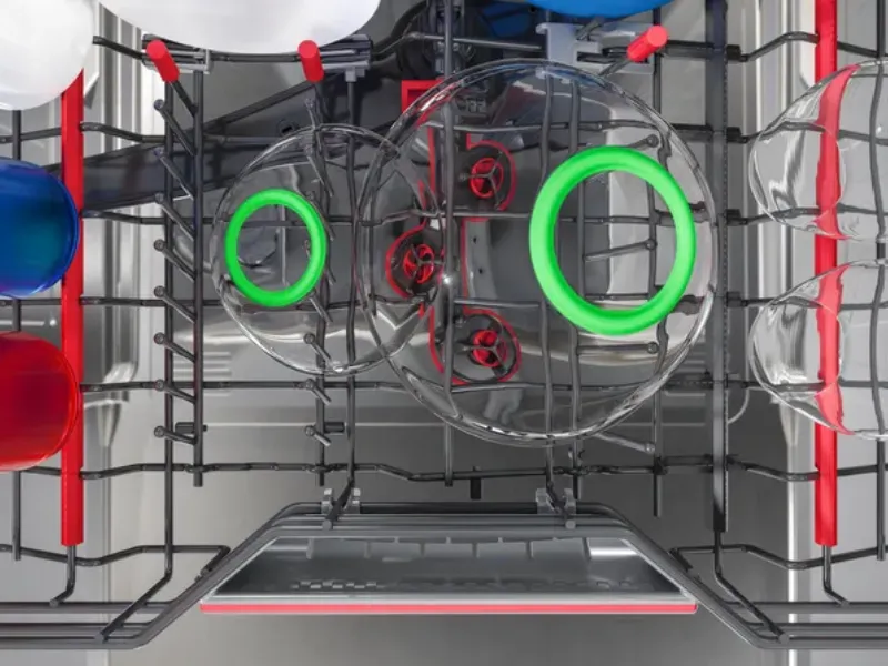 Extra Clean Zone v um&yacute;vačke Bosch SMH4ECX27E odstr&aacute;ni aj najodolnej&scaron;ie nečistoty.
