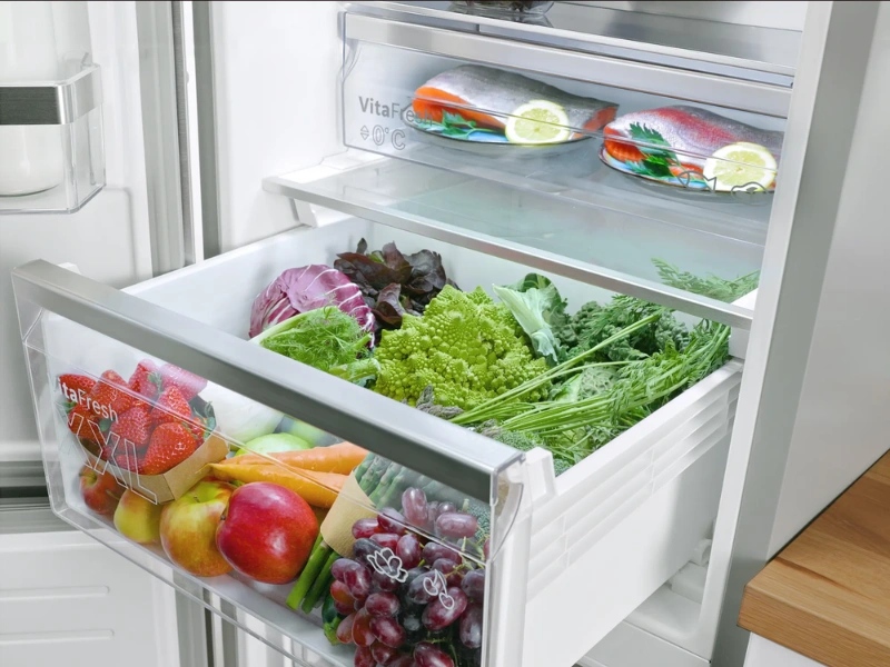Vita Fresh XXL v chladničke Bosch KGN392I1F predlžuje čerstvosť potravín.
