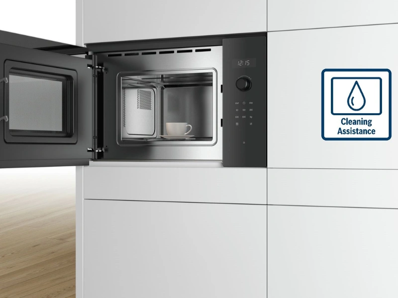 Mikrovlnnú rúru Bosch BFL7221B1 vyčistíte ľahko a rýchlo s programom Cleaning Assistance.