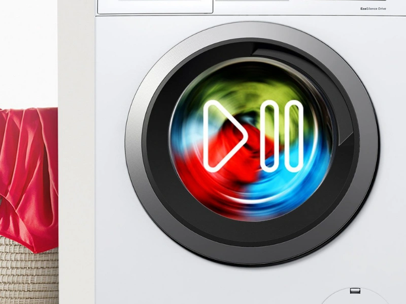 Stlačte tlačidlo funkcie Reload, otvorte dvierka, zabudnuté kúsky do práčky Bosch WGG244Z9CS jednoducho prihoďte a pokračujte v praní.