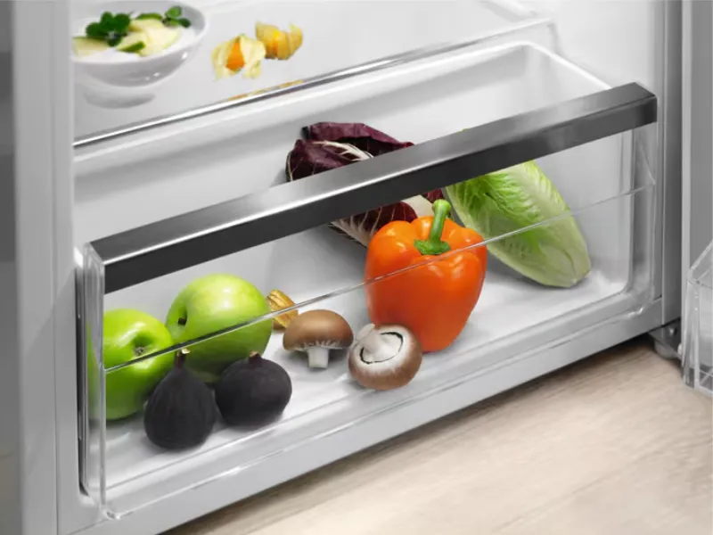 Flexibilný úložný priestor OptiSpace vám umožní prispôsobiť si vnútro chladničky Electrolux LXB1SE11W0 presne podľa svojich potrieb.