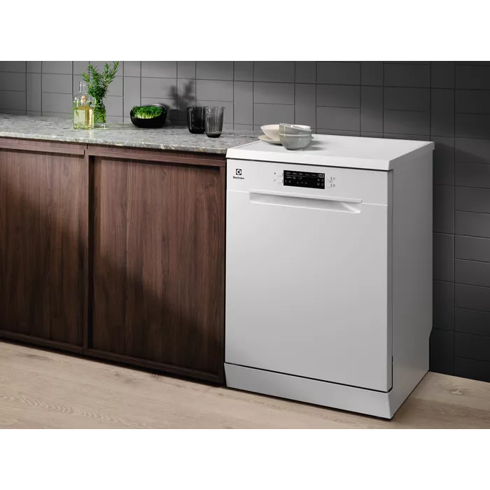 ESM48210SW UMÝVAČKA RIADU ELECTROLUX moderny pomocnik
