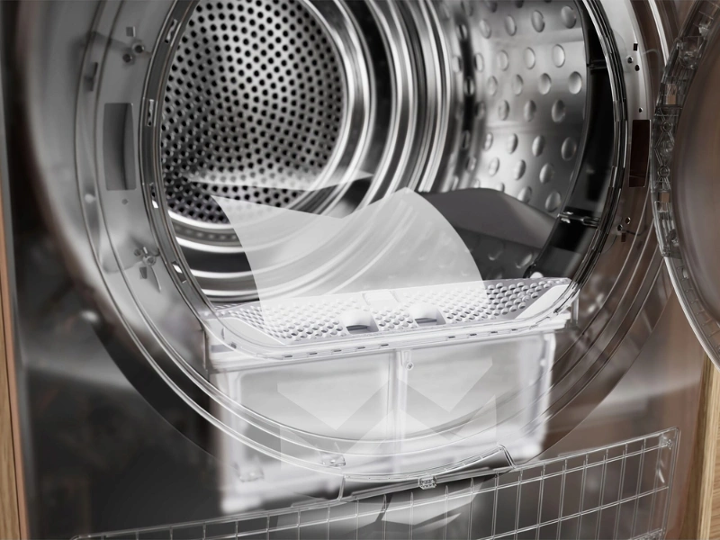 Filter EasyClean v su&scaron;ičke Electrolux EW7D494GUC vyčist&iacute;te za p&aacute;r sek&uacute;nd.