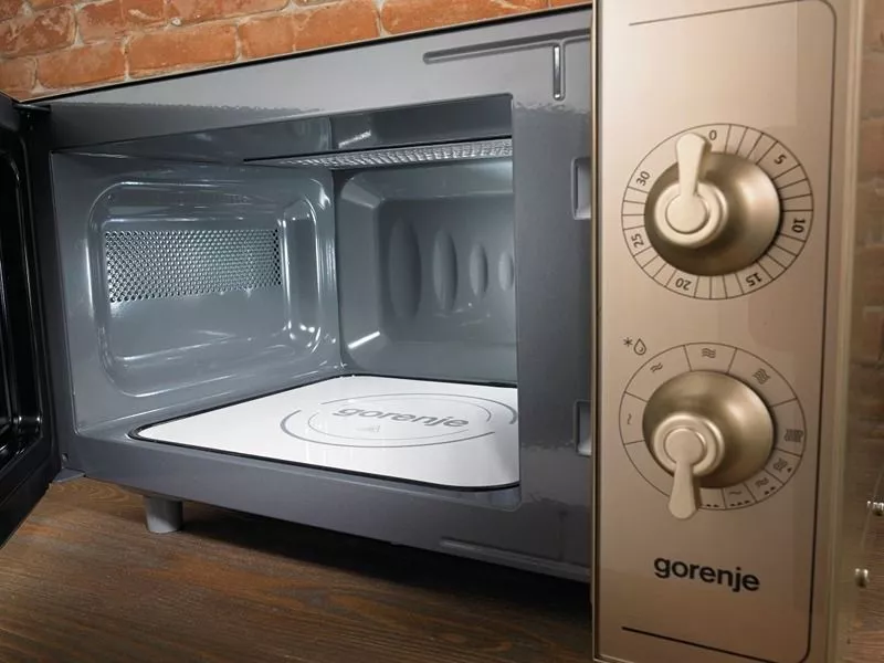 Mikrovlnná rúra Gorenje bez otočného taniera