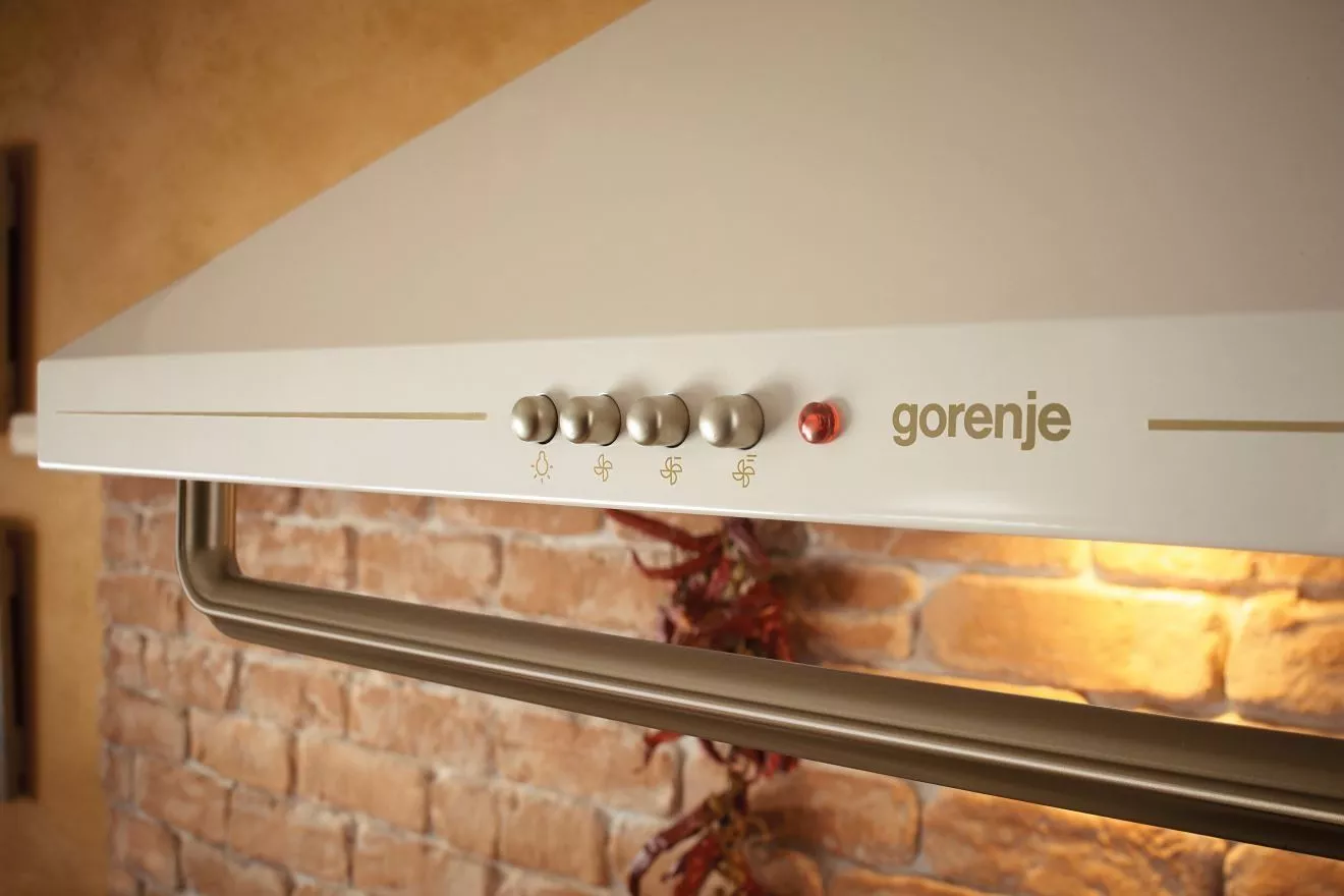 Odsávač pár Gorenje s filtrami vhodnými do umývačky riadu