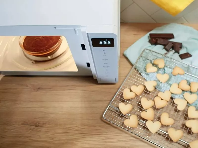 Mikrovlnn&aacute; r&uacute;ra Gorenje s funkciou rozt&aacute;pania