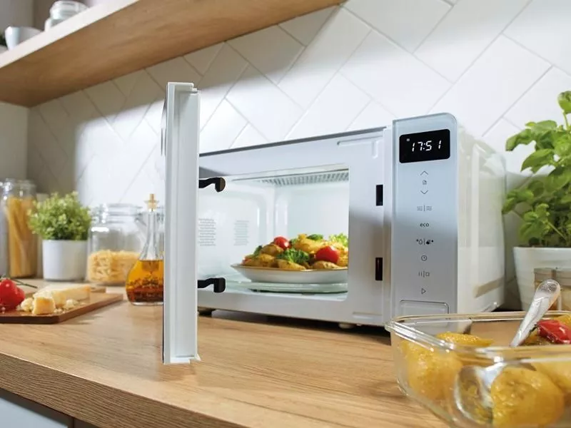 Mikrovlnn&aacute; r&uacute;ra Gorenje s bezpečnostn&yacute;m sp&iacute;načom