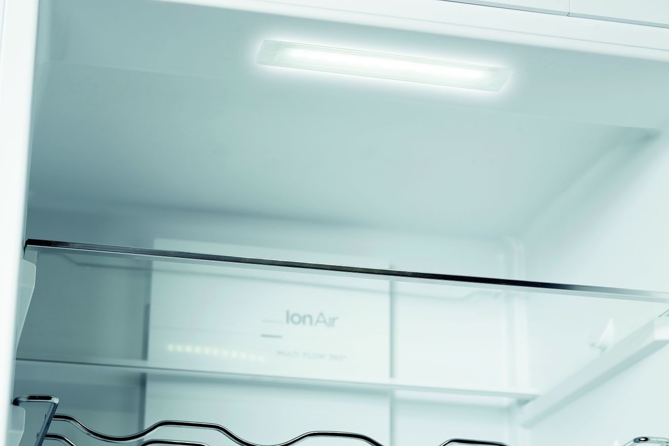 Chladnička s mrazničkou Gorenje s LED osvetlením