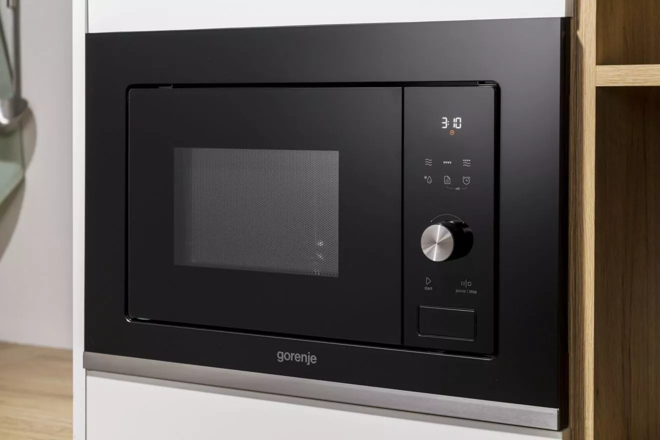 Mikrovlnka Gorenje s LED displejom