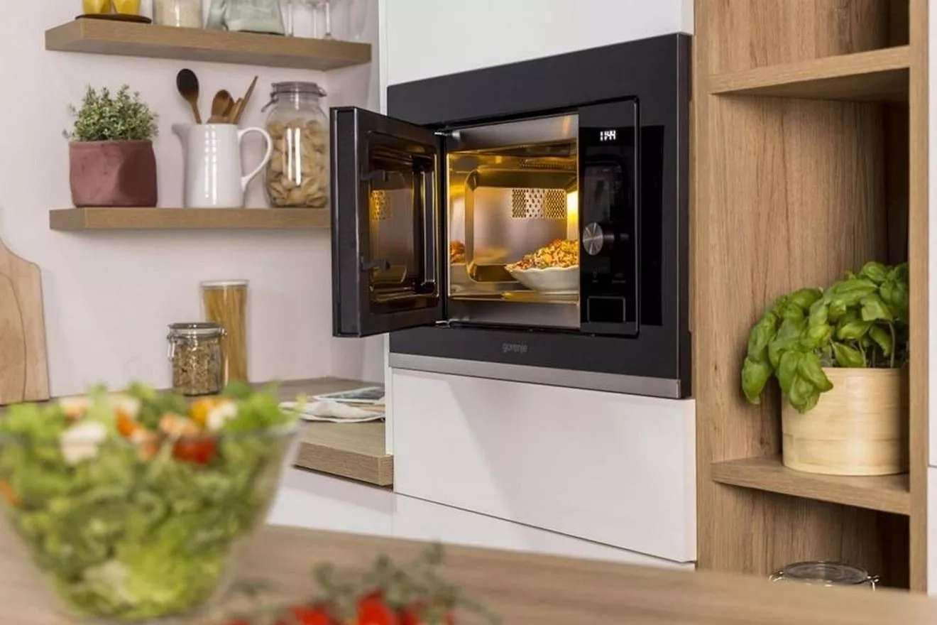 Mikrovlnka Gorenje s bezpečnostným spínačom