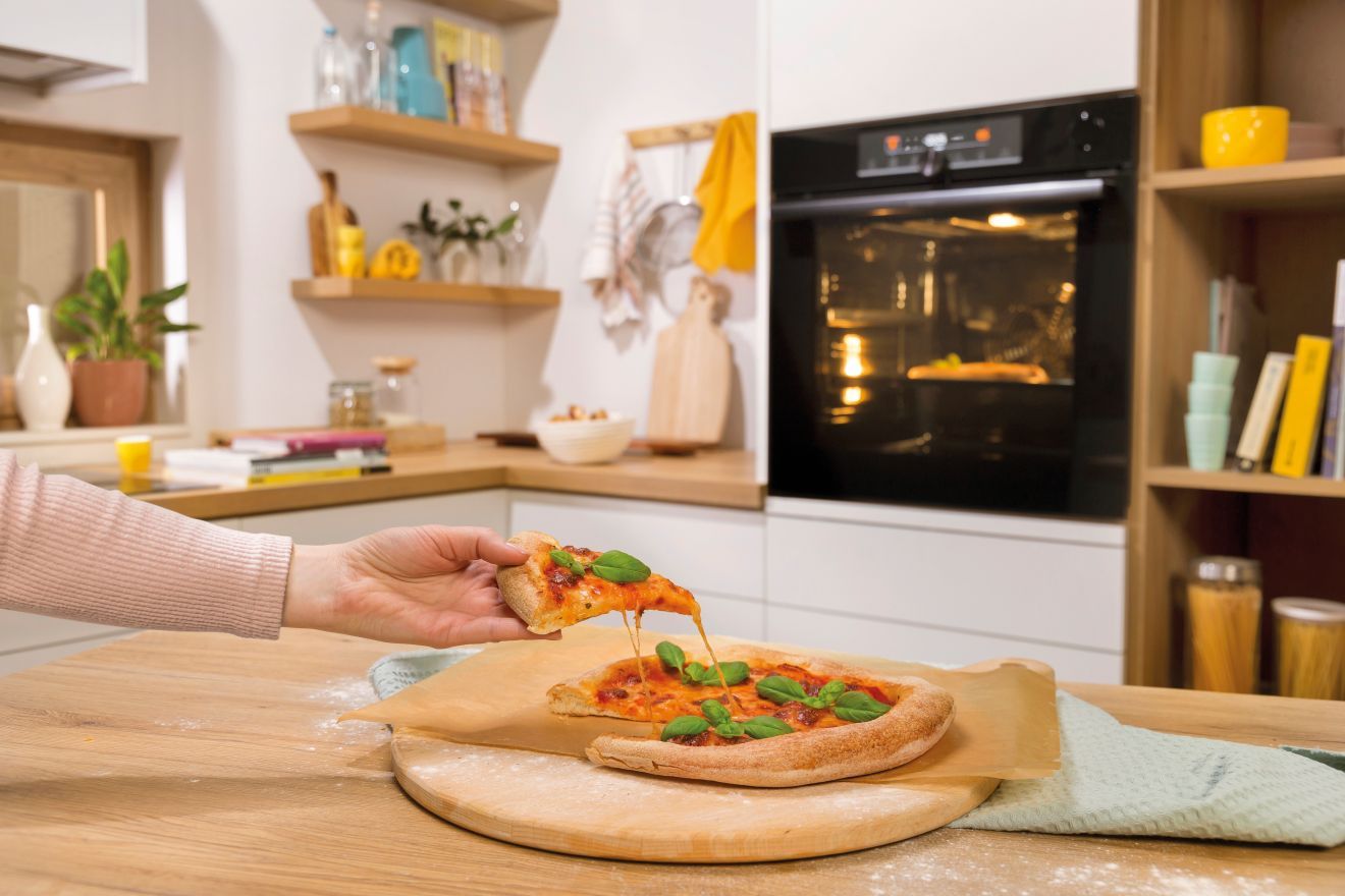 Rúra Gorenje s programom na pečenie pizze