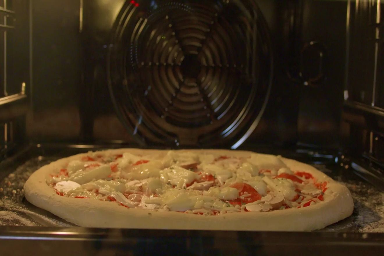 Sporák Gorenje s funkciou na pečenie Pizze