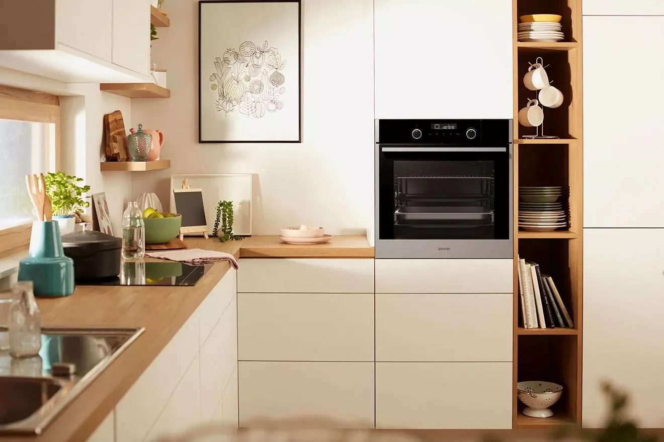 Elektrická rúra Gorenje s tichým zatváraním dvierok