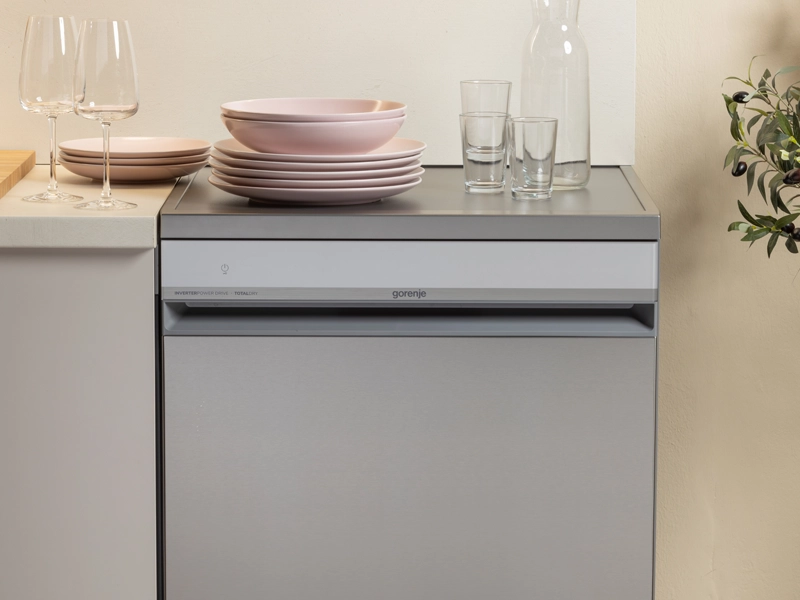 Gorenje_GS673A97X_kapacita_16_suprav